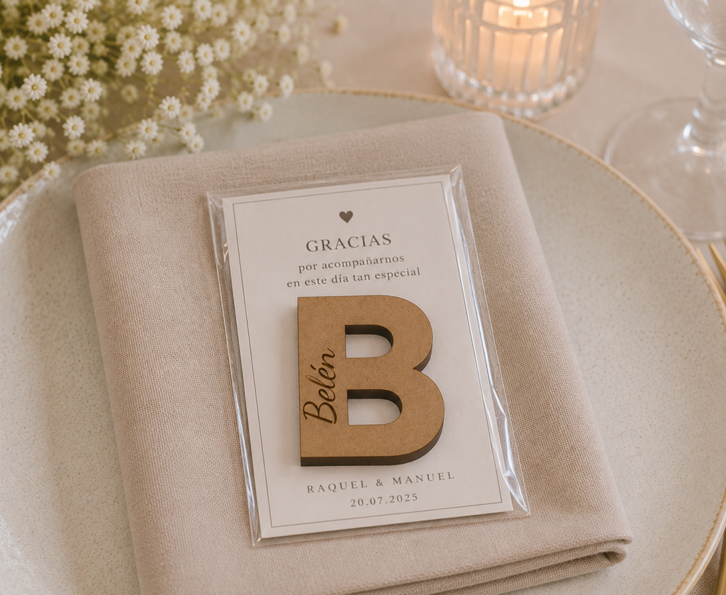 Marcasitio de madera personalizado para celebraciones